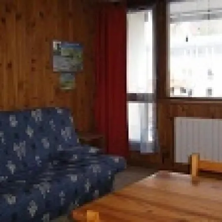 Apartment Besse-et-saint-anastaise-super Besse, 1 Piece, 4 Personnes - Fr-1-395-19 *