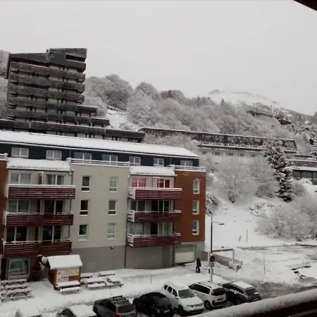Besse-et-saint-anastaise-super Besse, 1 Piece, 4 Personnes - Fr-1-395-19 Apartment