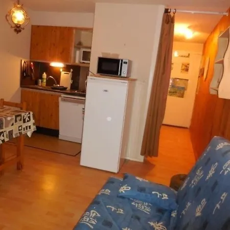 Besse-et-saint-anastaise-super Besse, 1 Piece, 4 Personnes - Fr-1-395-19 Apartment *
